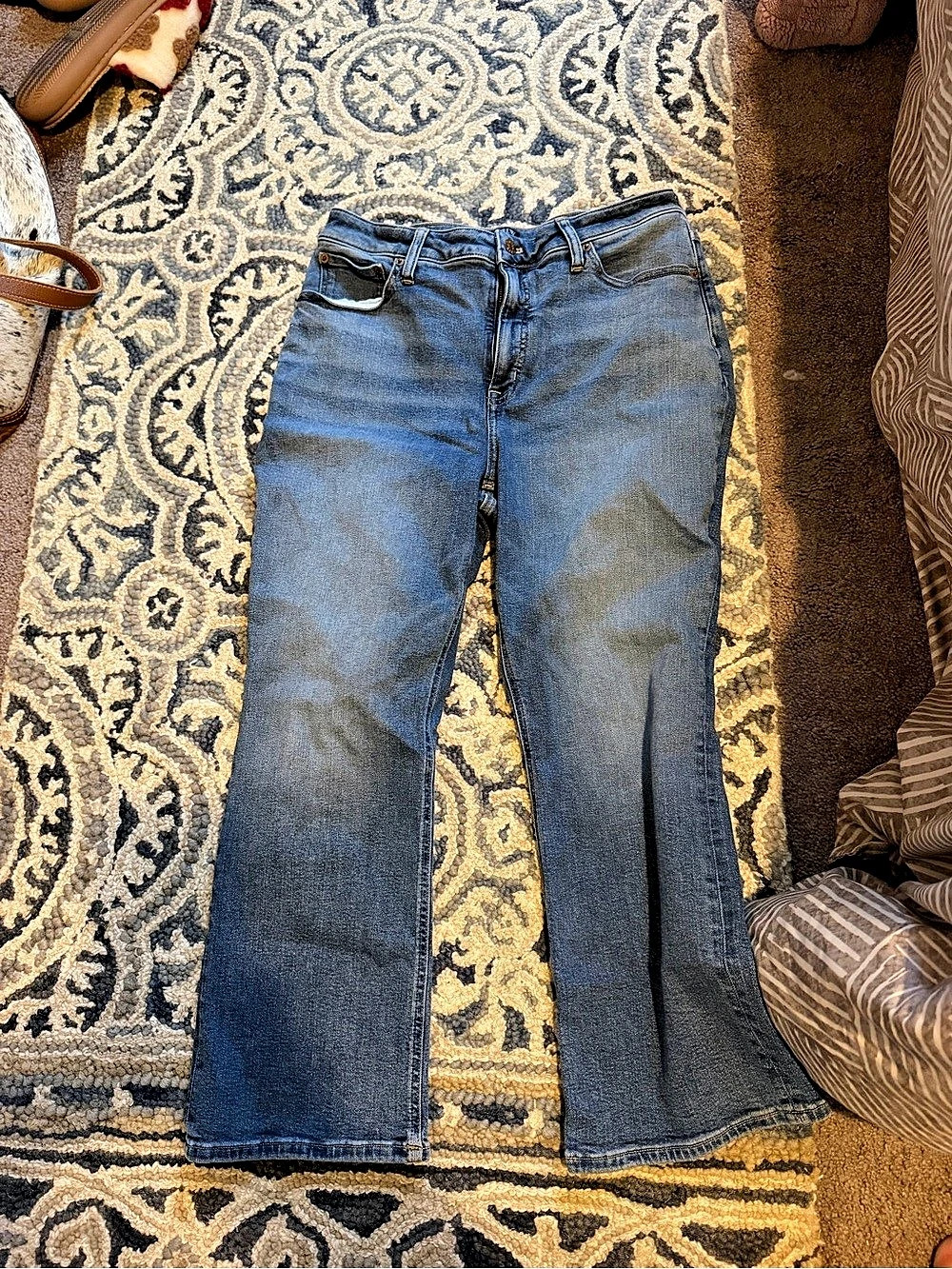 J.CREW Curvy Mid-Rise Flare Crop Jean Blue Waist 30 Jeans